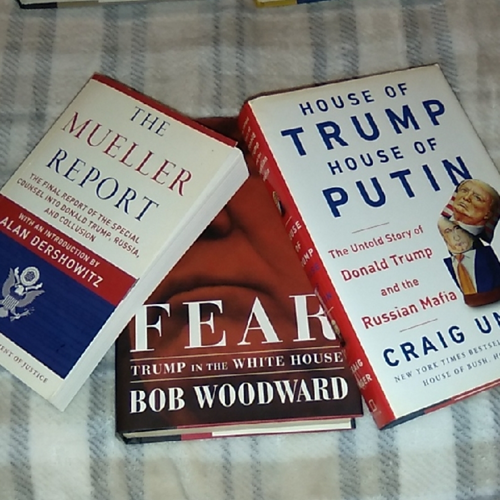 Lot of 3 Trump books, Fear by Bob Woodward, The Mueller Report and House of Trum